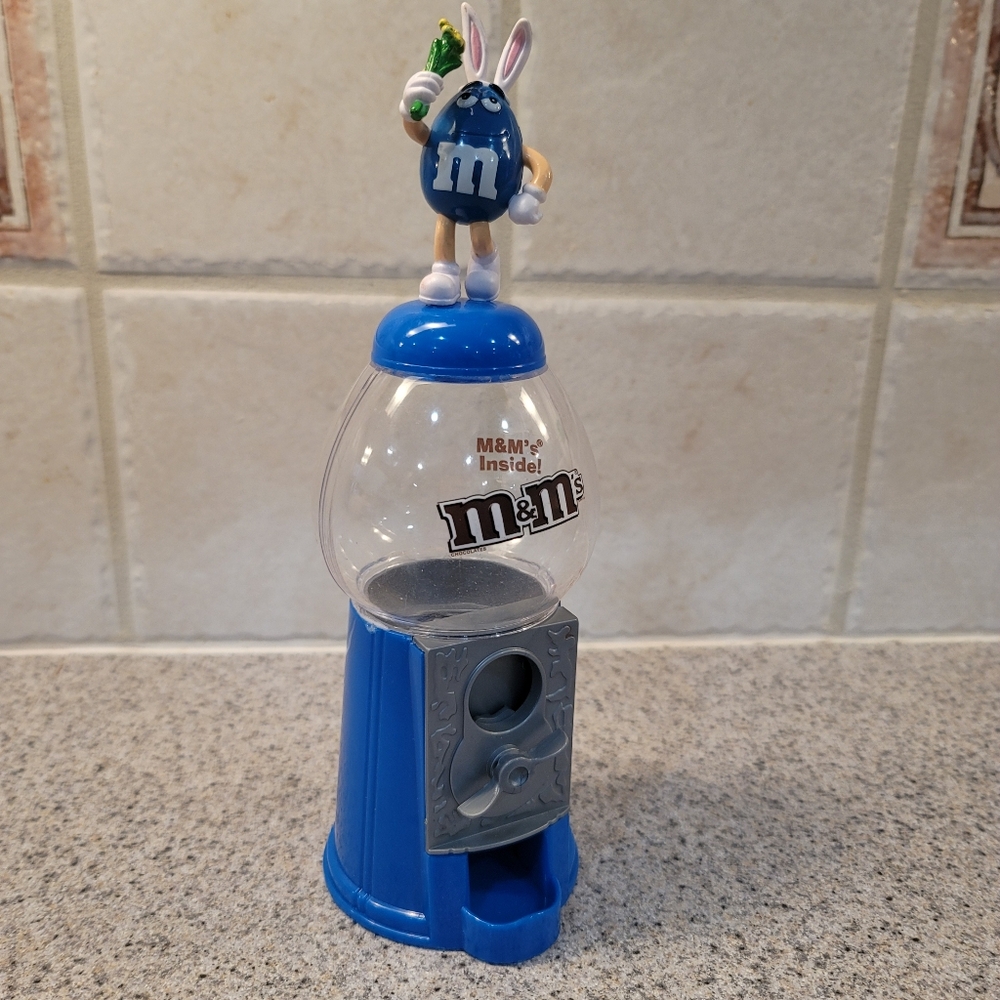 M & M dispenser